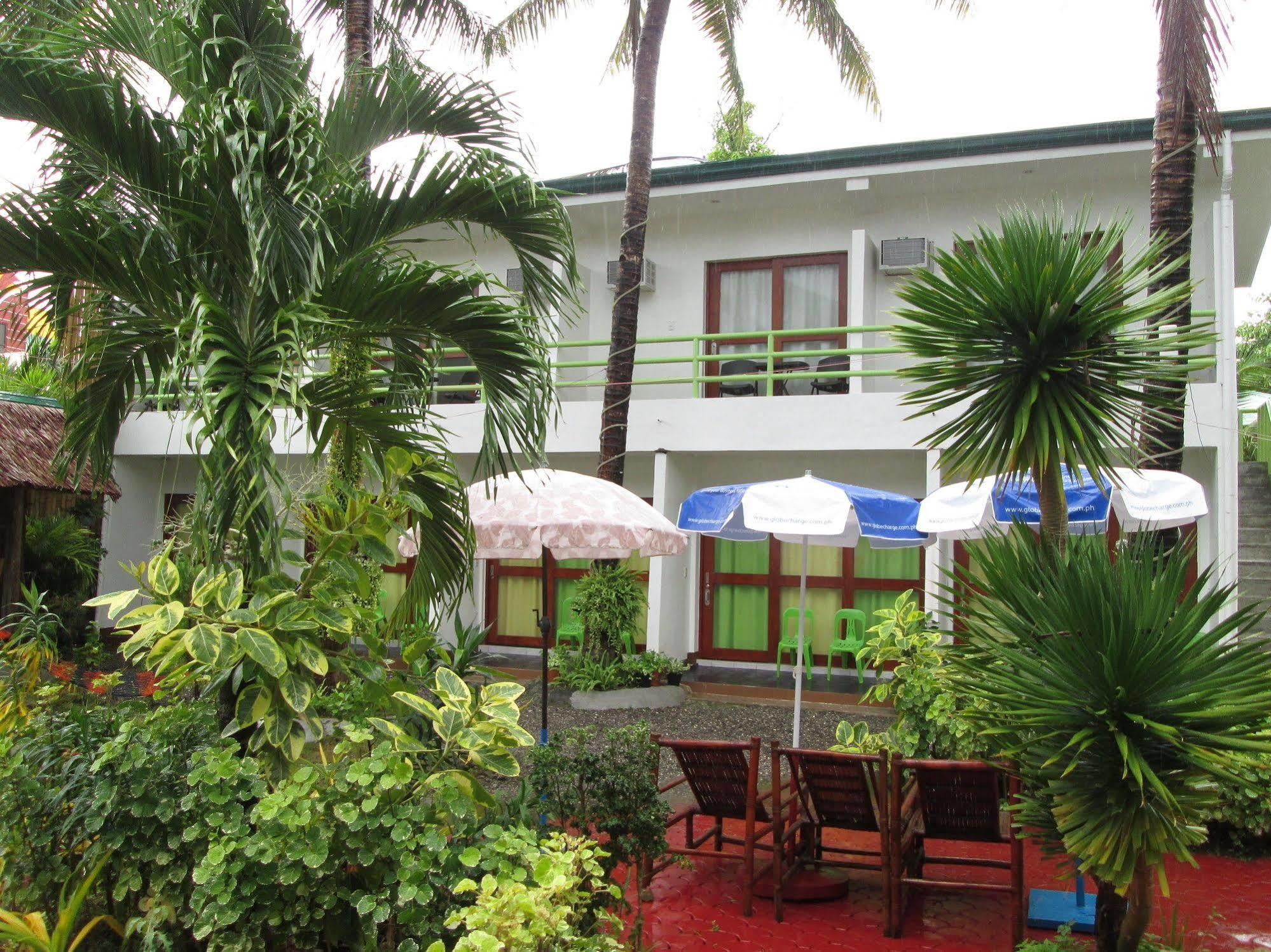 Reddoorz Plus @ Secret Garden Boracay Balabag  Luaran gambar